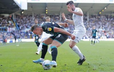 310819 - Leeds United v Swansea City - Sky Bet Championship -  Connor Roberts  of Swansea and Jack Harrison of Leeds United