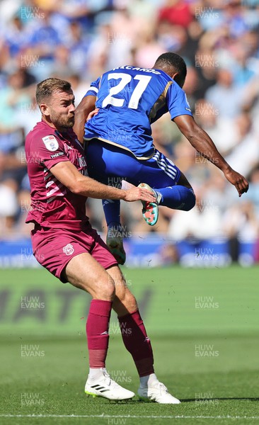 190823 - Leicester City v Cardiff City - Sky Bet Championship - Aaron Ramsey of Cardiff and Ricardo Pereira of Leicester City