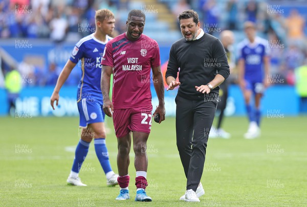 190823 - Leicester City v Cardiff City - Sky Bet Championship - Manager Erol Bulut of Cardiff has words with Yakou Meite of Cardiff at the end of the match