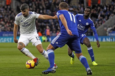 291218 - Leicester City v Cardiff City, Premier League - Callum Paterson of Cardiff City turns away from Marc Albrighton (centre) and Wilfred Ndidi of Leicester City