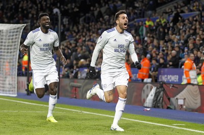 291218 - Leicester City v Cardiff City, Premier League - Victor Camarasa of Cardiff City celebrates scoring his side's first goal