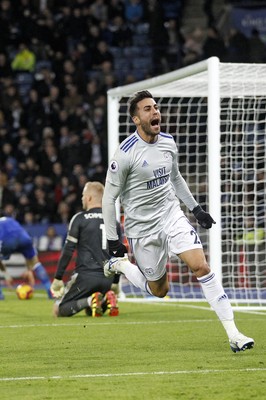 291218 - Leicester City v Cardiff City, Premier League - Victor Camarasa of Cardiff City celebrates scoring his side's first goal