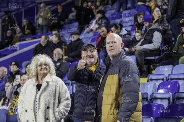 081122 - Leicester City v Newport County - Carabao Cup Third Round - Newport fans spot the camera 