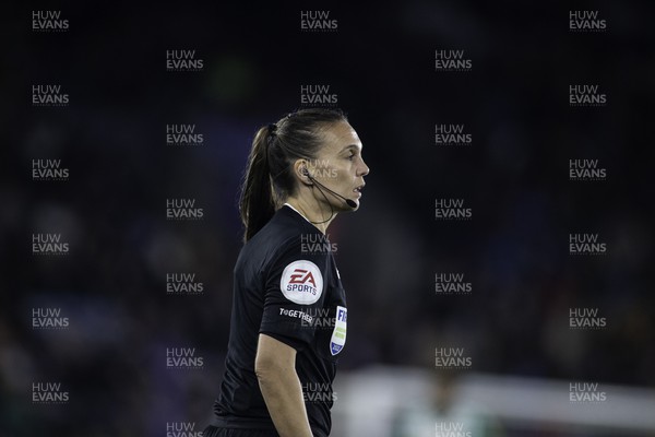 081122 - Leicester City v Newport County - Carabao Cup Third Round - Assistant Referee Natalie Aspinall 