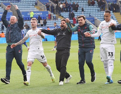 110426 - Leicester City v Swansea City - Sky Bet Championship - Swansea applaud the travelling fans with Swansea Head Coach Vitor Matos