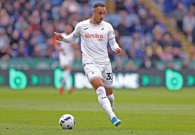 110426 - Leicester City v Swansea City - Sky Bet Championship - Adam Idah of Swansea