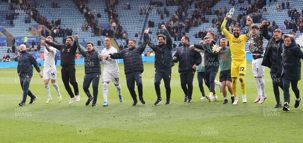 110426 - Leicester City v Swansea City - Sky Bet Championship - Swansea applaud the travelling fans with Swansea Head Coach Vitor Matos