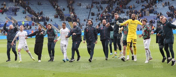 110426 - Leicester City v Swansea City - Sky Bet Championship - Swansea applaud the travelling fans with Swansea Head Coach Vitor Matos