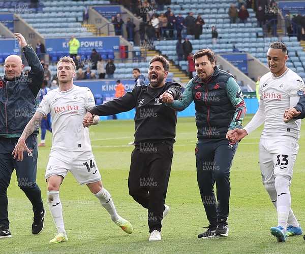 110426 - Leicester City v Swansea City - Sky Bet Championship - Swansea applaud the travelling fans with Swansea Head Coach Vitor Matos