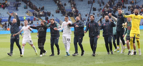 110426 - Leicester City v Swansea City - Sky Bet Championship - Swansea applaud the travelling fans with Swansea Head Coach Vitor Matos