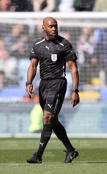 110426 - Leicester City v Swansea City - Sky Bet Championship - Referee Samuel Allison
