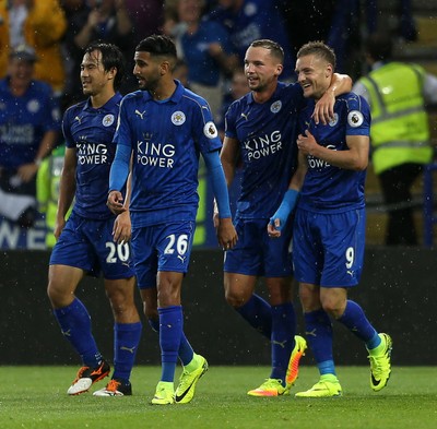 270816 - Leicester City v Swansea City - Premier League - Jamie Vardy of Leicester celebrates scoring a goal with team mates