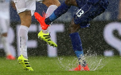 270816 - Leicester City v Swansea City - Premier League - Daniel Amartey of Leicester makes a splash during the game