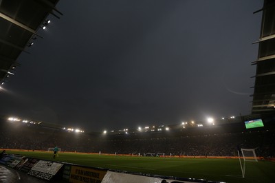 270816 - Leicester City v Swansea City - Premier League - Torrential rain falls during the match