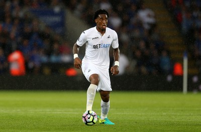 270816 - Leicester City v Swansea City - Premier League - Leroy Fer of Swansea City