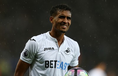 270816 - Leicester City v Swansea City - Premier League - Kyle Naughton of Swansea City