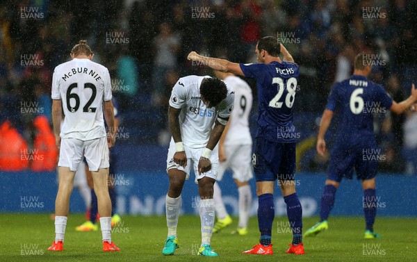 270816 - Leicester City v Swansea City - Premier League - Dejected Leroy Fer of Swansea City at full time