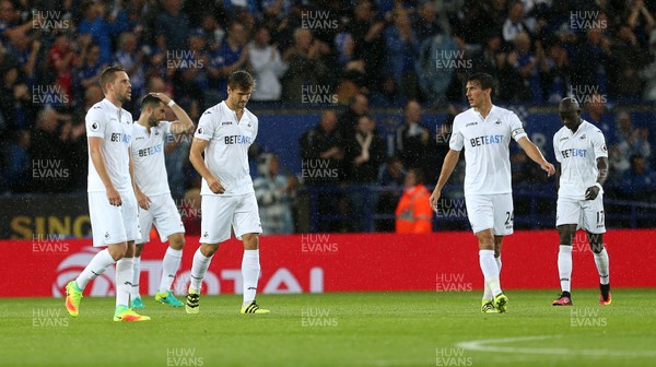 270816 - Leicester City v Swansea City - Premier League - Dejected Gylfi Sigurdsson, Fernando Llorente, Jack Cork and Modou Barrow of Swansea City