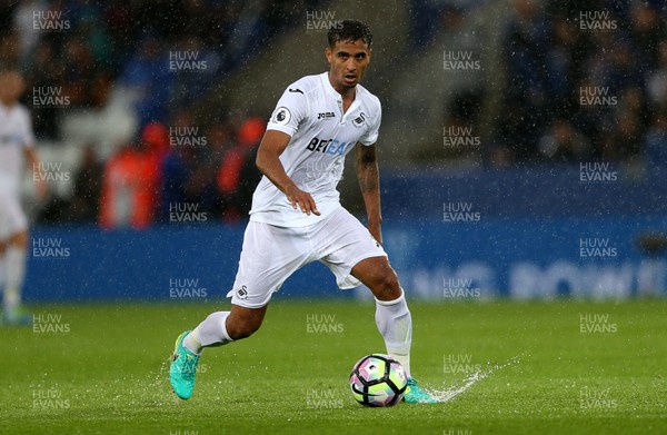 270816 - Leicester City v Swansea City - Premier League - Kyle Naughton of Swansea City