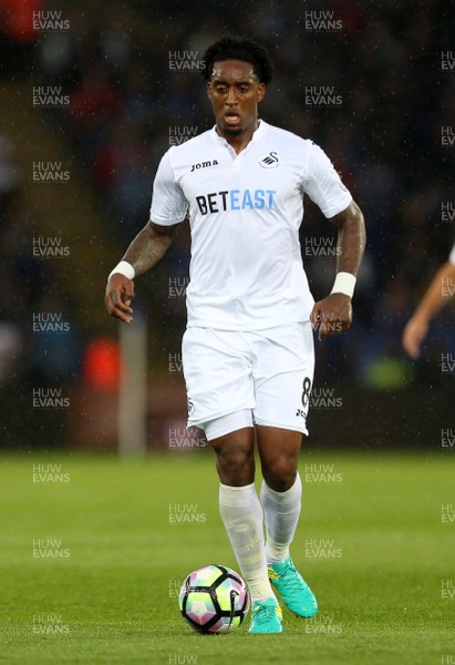 270816 - Leicester City v Swansea City - Premier League - Leroy Fer of Swansea City