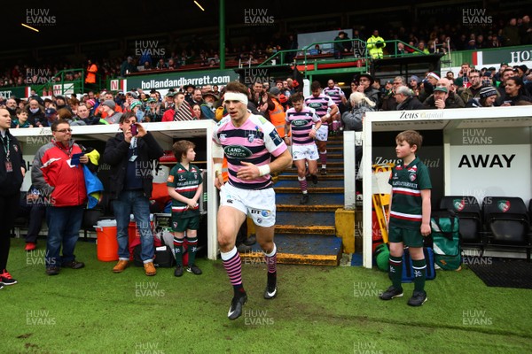 270118 - Leicester Tigers v Cardiff Blues - Anglo-Welsh Cup - Round 3 -  Blaine Scully of Cardiff Blues leads out the team 