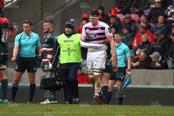 270118 - Leicester Tigers v Cardiff Blues - Anglo-Welsh Cup - Round 3 -  Ben Murphy of Cardiff Blues leaves the field with an injury 