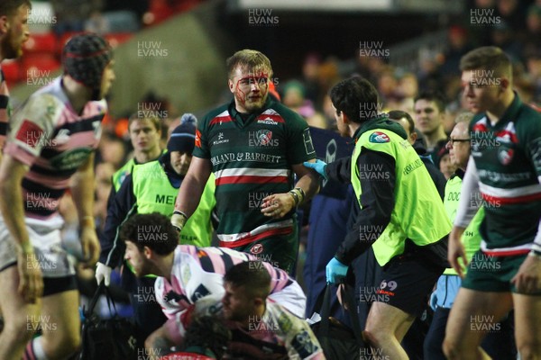 270118 - Leicester Tigers v Cardiff Blues - Anglo-Welsh Cup - Round 3 -  Luke Hamilton of Leicester Tigers receives treatment