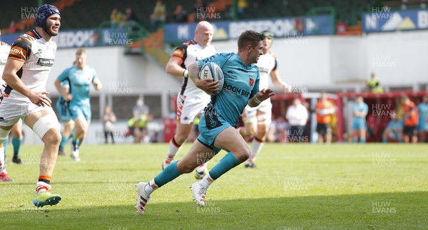 040921 - Leicester Tigers v Dragons - Preseason Friendly - Scrum-Half Lewis Jones of Dragons runs in to score the 3rd try