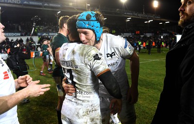 200123 - Leicester Tigers v Ospreys - Heineken Champions Cup - Keelan Giles and Justin Tipuric of Ospreys celebrate