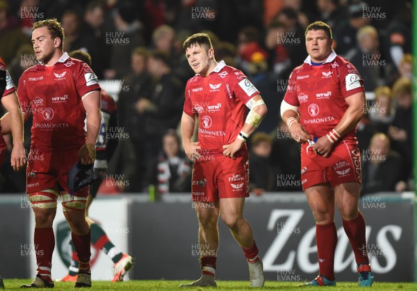 191018 - Leicester Tigers v Scarlets - European Rugby Champions Cup - Steff Evans of Scarlets looks dejected
