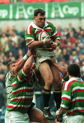 250197 - Leicester Rugby v Brive - Heineken Cup Final - John Wells of Leicester wins the line out