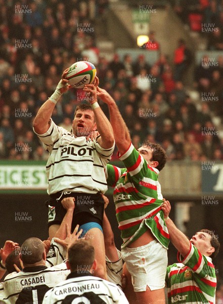 250197 - Leicester Rugby v Brive - Heineken Cup Final - Brive's Allegret wins the line out ahead of Matt Poole