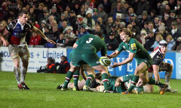 081113 - Leicester Tigers vs Ospreys - LV= Cup Round 1-Sam Harrison of Leicester sets up another attack(c) Huw Evans Agency