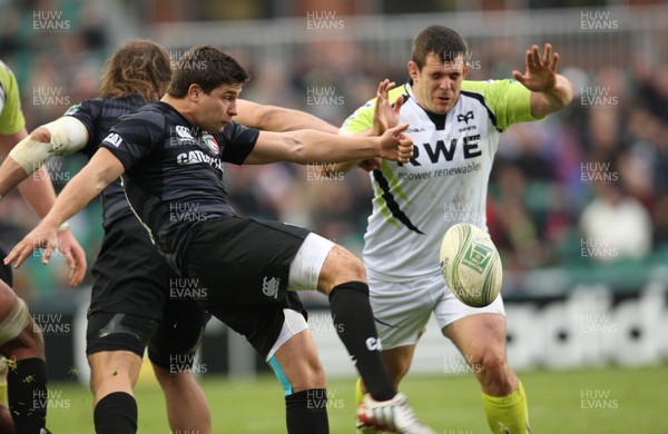 211012 - Leicester Tigers v Ospreys, Heineken Cup - Ospreys Aaron Jarvis attempts to charge down Leicester's Ben Youngs kick