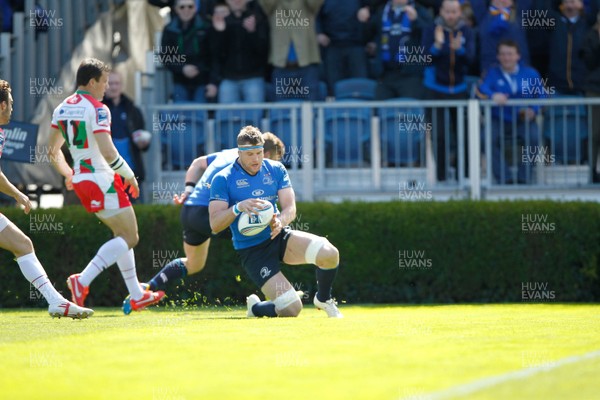 270413 - Leinster v Biarritz - Amlin Challenge Cup - Jamie Heaslip goes over to score the first try for Leinster 