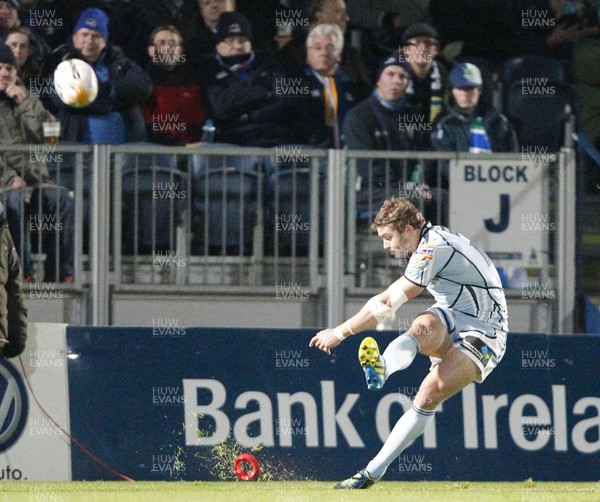 271012 Leinster v Blues - RaboDirect Pro 12 - Leigh Halfpenny kicks the first penalty for Cardiff 