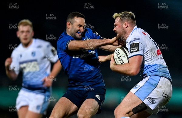 221120 - Leinster v Cardiff Blues - Guinness PRO14 - Owen Lane of Cardiff Blues is tackled by Dave Kearney of Leinster