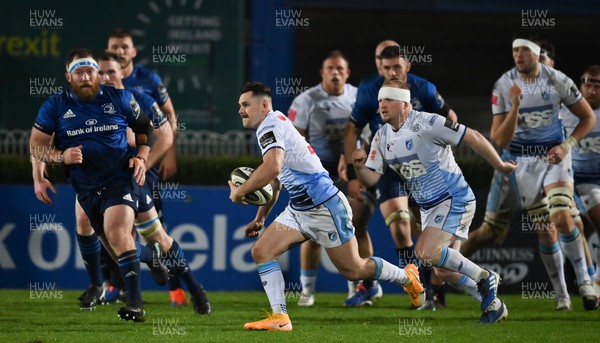 221120 - Leinster v Cardiff Blues - Guinness PRO14 - Tomos Williams of Cardiff Blues makes a break