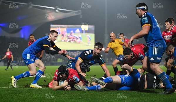 280123 - Leinster v Cardiff Rugby - United Rugby Championship - Rory Thornton of Cardiff scores his side's first try