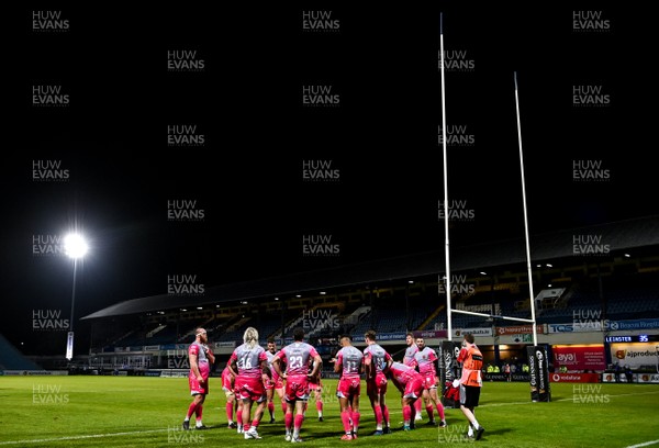 021020 - Leinster v Dragons - Guinness PRO14 - The Dragons team dejected after conceding a try