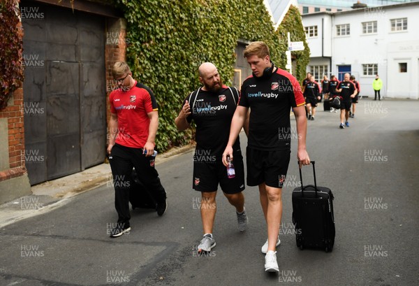 150918 - Leinster v Dragons - Guinness PRO14 -  Dragons players arrive