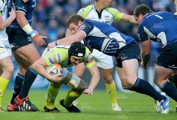 030513 - Leinster v Ospreys - RaboDirect Pro 12 - Leinster's Sean Cronin tackles James King of Ospreys 