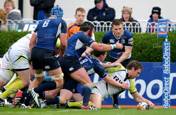 030513 - Leinster v Ospreys - RaboDirect Pro 12 - Ospreys' Dan Biggar scores a try 