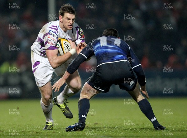 07.01.11 - Leinster v Ospreys - Magners League - Nikki Walker of the Ospreys takes on Leinster's Fergus McFadden. 