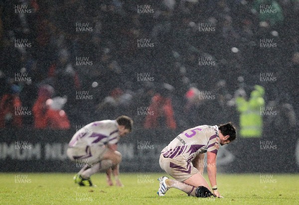 07.01.11 - Leinster v Ospreys - Magners League - Osprey's Dan Biggar and Barry Davies dejected at the final whistle. 