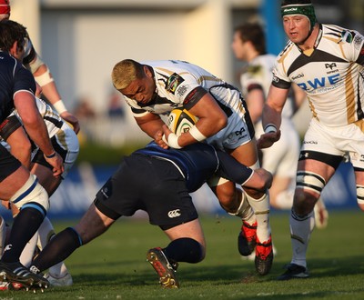 16.04.10 Leinster v Ospreys... Jerry Collins of Ospreys tackled by Shane Jennings of Leinster. 