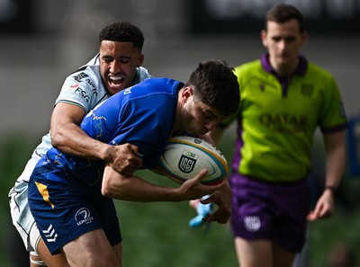 160526 - Leinster v Ospreys - United Rugby Championship - Jimmy O'Brien of Leinster is tackled by Keelan Giles of Ospreys