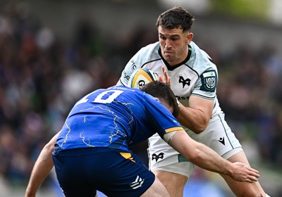 160526 - Leinster v Ospreys - United Rugby Championship - Owen Watkin of Ospreys in action against Harry Byrne of Leinster