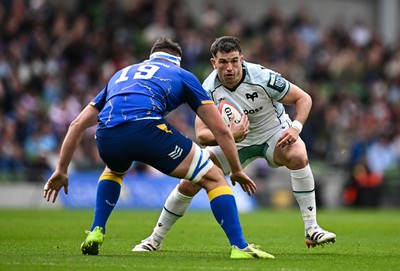 160526 - Leinster v Ospreys - United Rugby Championship - Owen Watkin of Ospreys in action against Max Deegan of Leinster