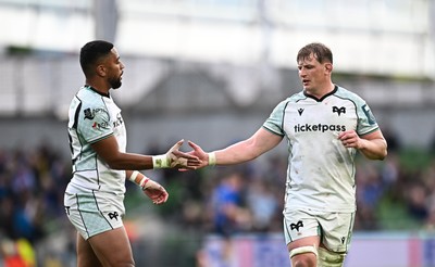 160526 - Leinster v Ospreys - United Rugby Championship - Ospreys players Jac Morgan, right, and Keelan Giles